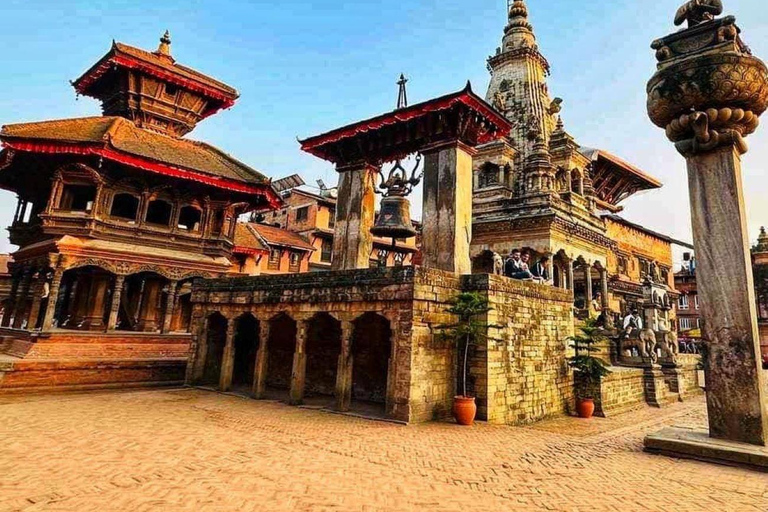 Katmandu: Wycieczka do Bhaktapur i Nagarkot (wschód słońca/wędrówka/zachód słońca/)Wschód słońca w Nagarkot, wędrówka do Changunarayan i wycieczka do Bhaktapur