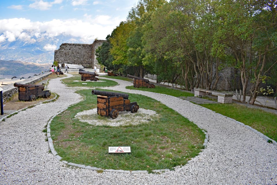 Private tour Gjirokastra Castle and Lekuresi Castle - Housity