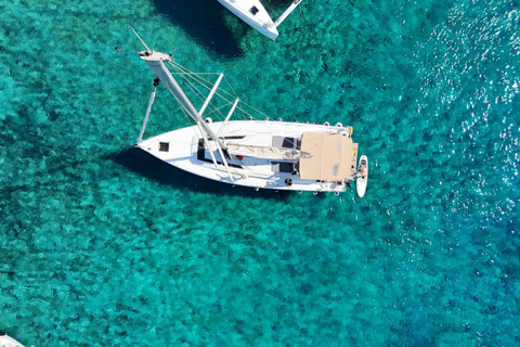 Heraklion: Dia Island Sailing Trip with Meal & Drinks