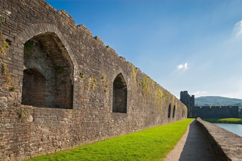 Au départ de Cardiff : Caerleon, l'abbaye de Tintern et TROIS châteauxDepuis Cardiff : 1 amphithéâtre, l'abbaye de Tintern et 3 châteaux
