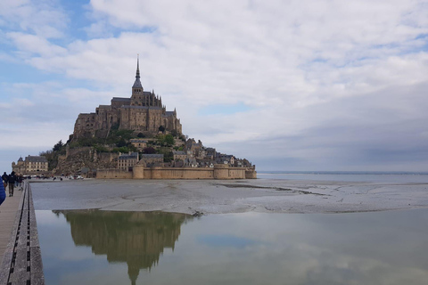 Mont Saint Michel: Wycieczka piesza po wiosce - historia, legendy