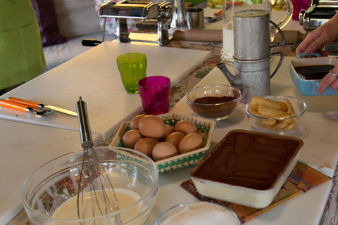 Milan: Fresh Pasta and Tiramisù Class in A Historical Home