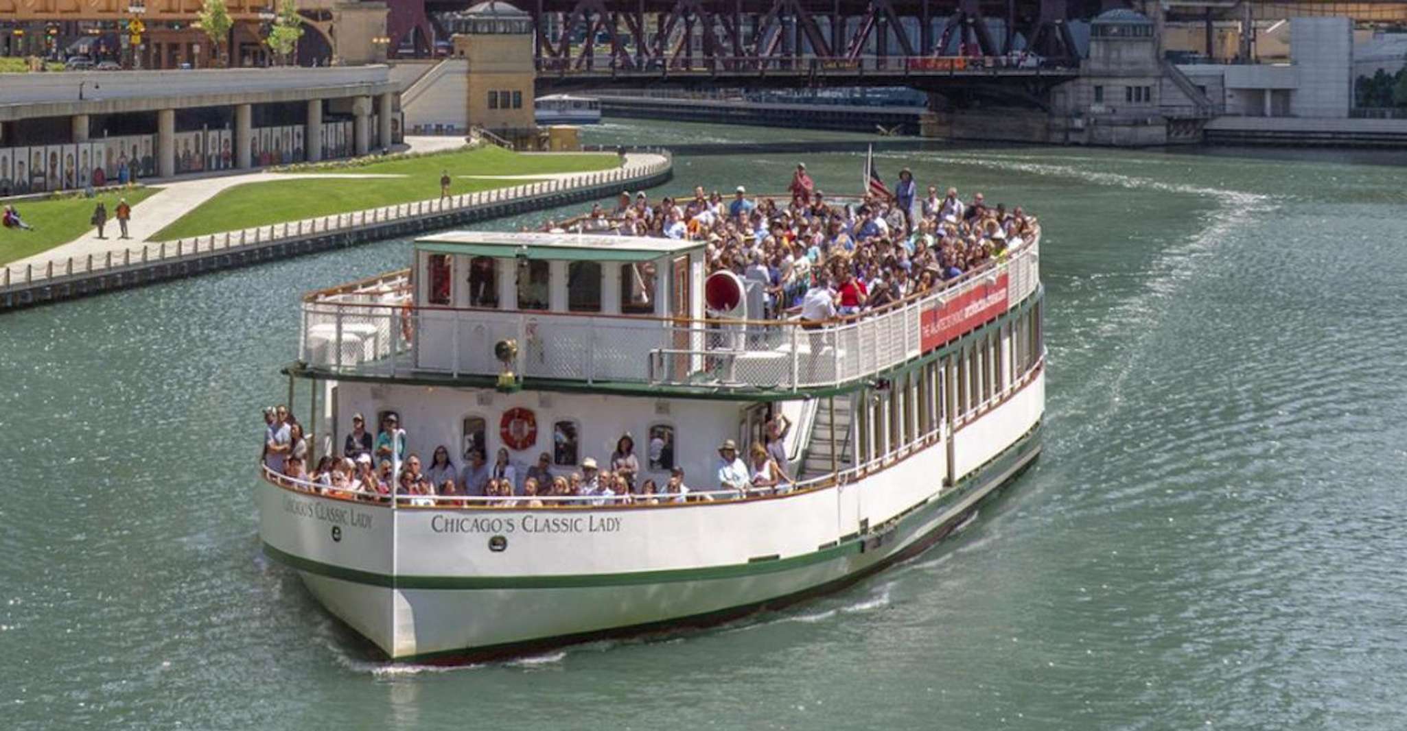 Chicago, Architecture Center Cruise on Chicago's First Lady - Housity