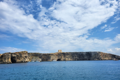 ميليها: غوزو، كومينو، كهوف البحر، ورحلة بحرية في البحيرة الزرقاء