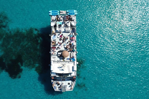 Ibiza: Boat to Formentera with VIP bed, open bar, breakfast, lunch, dinner Full Experience with Sunset (in advance, phase 3)