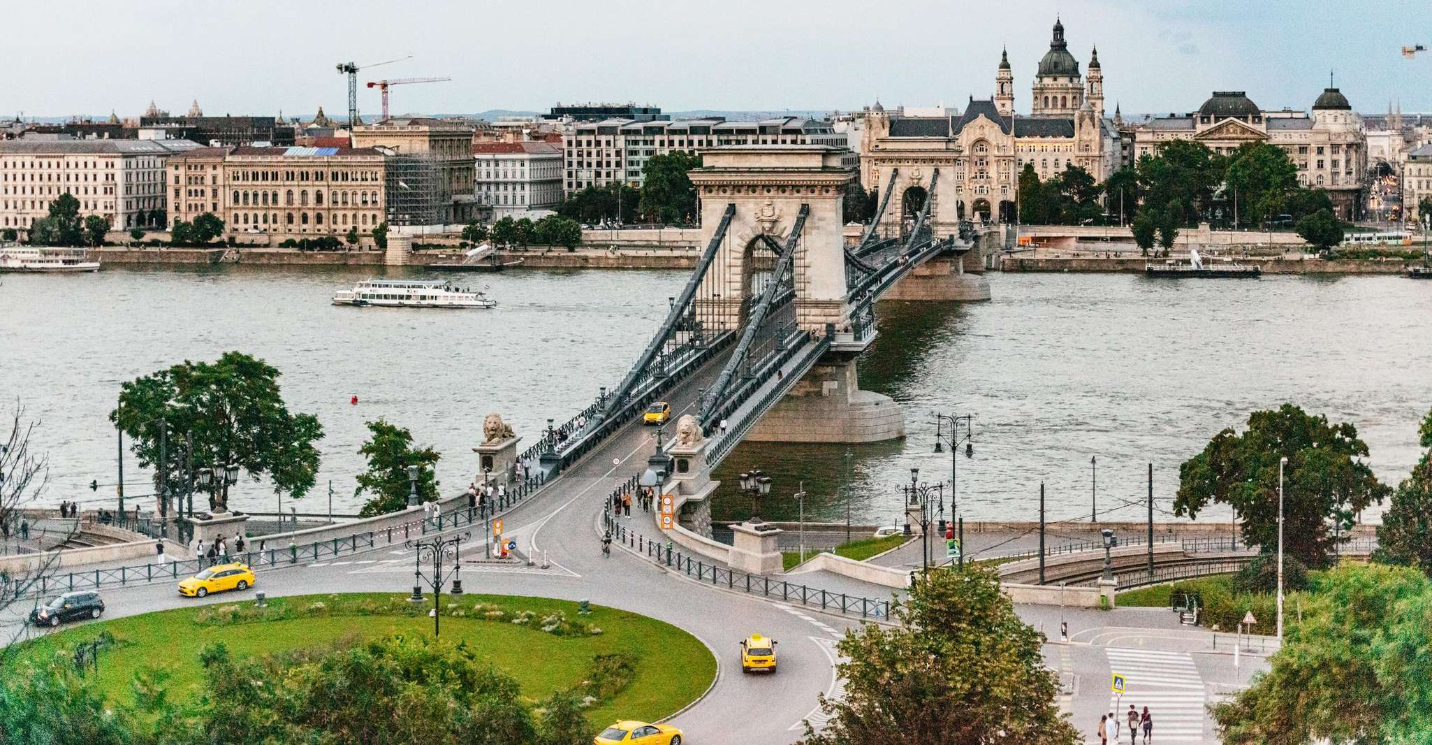 Budapest: Buda Castle District Vampires and Myths Night Tour photo 8