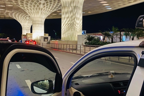 Bombay: Traslados del aeropuerto al hotel o del hotel al aeropuertoRecogida y entrega en coche SUV