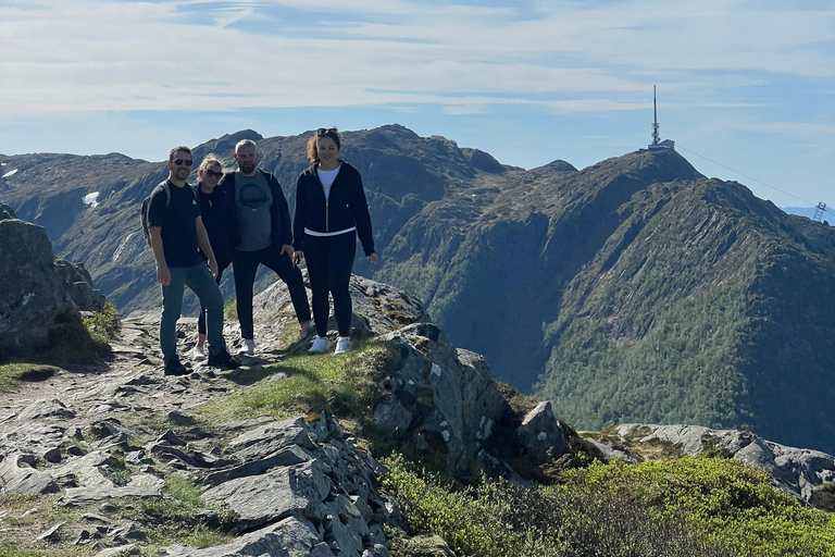 Hiking and friends!!