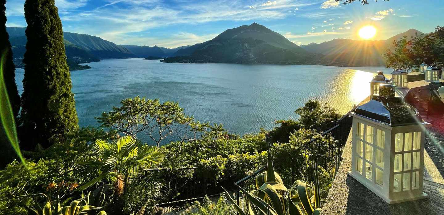 Ab Mailand: Zug zum Comer See, Fähre & Castello di Vezio