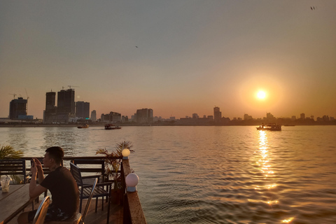 Phnom Penh : visite guidée de 2 jours avec le palais royal et le marché