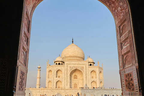 Von Delhi: Sonnenaufgang Taj Mahal und Agra Fort Tour mit AC Auto