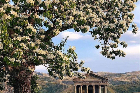 2 Countries in 1 Day:From Tbilisi to Armenia-Sevan & Yerevan
