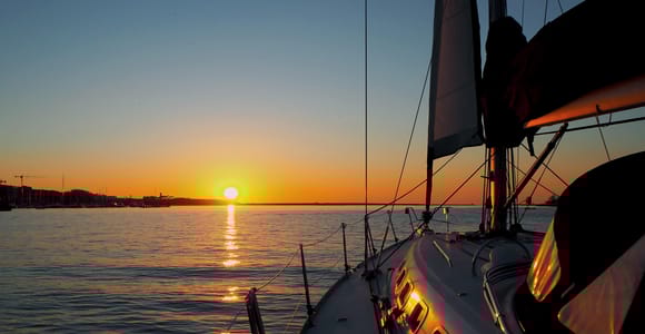 Douro Sunset Sailboat Experience in Porto