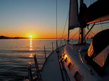 Douro Sunset Sailboat Experience in Porto