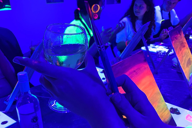 Malta: Glow-in-the-Dark Drink & Paint Experience