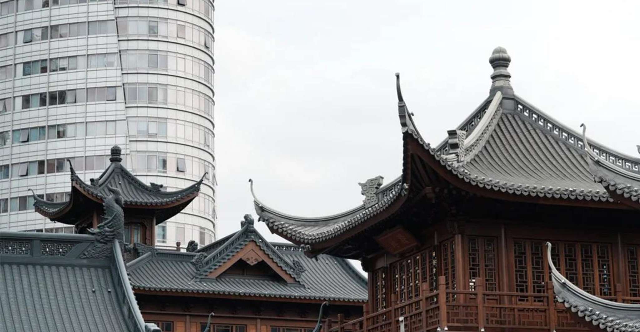 Shanghai: Jade Buddha Temple and Local Food Tour photo 9