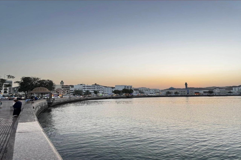 Muscat: Private City Tour with a Local Guide & Full Transfer