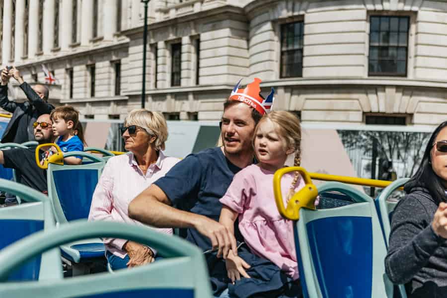 London: Open-Top-Bustour für Kinder. Foto: GetYourGuide