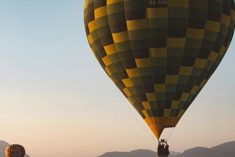 Pamukkale/Cappadoce : vol en montgolfière / transfert à l&#039;hôtelPamukkale : Vol en montgolfière avec petit-déjeuner et certificat inclus