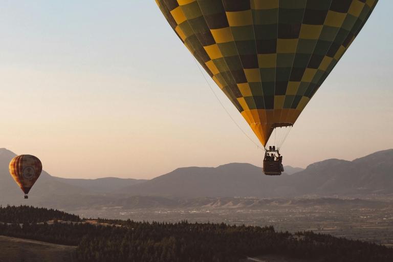 Pamukkale/Cappadoce : vol en montgolfière / transfert à l&#039;hôtelPamukkale : Vol en montgolfière avec petit-déjeuner et certificat inclus