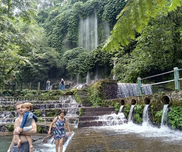Lombok: Cachoeira Benang Kelambu e passeio de rafting no rio