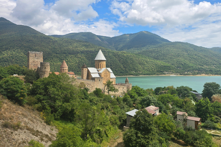 3-Day All-Inclusive Georgia Tour: Tbilisi & Kazbegi