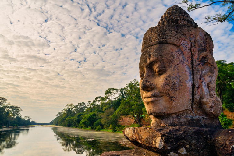 Siem Reap: Angkor Wat: całodniowa wycieczka w małej grupie i zachód słońca