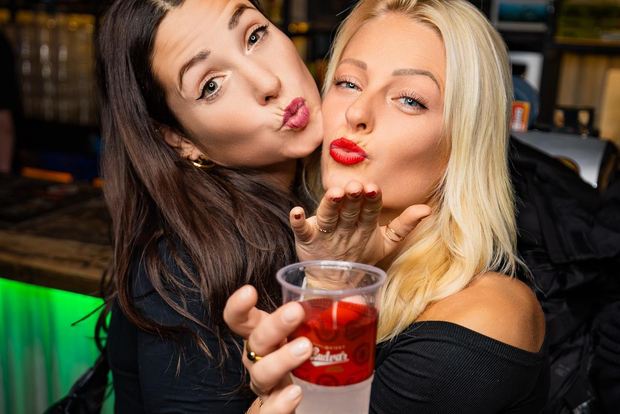 Prague : tournée des bars avec boissons illimitées et entrée dans une boîte de nuit de 5 étages