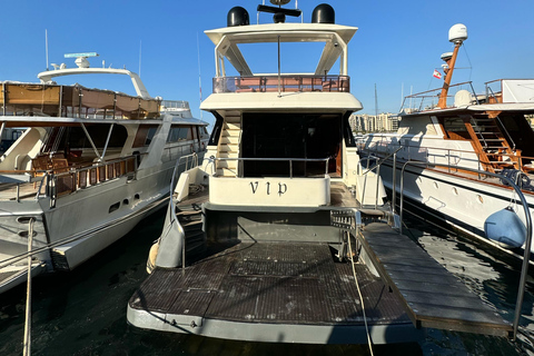 Lebanon: Boat and Yacht Rental with Optional Skipper 3-Hours on the "La casa" Boat (for up to 10 People)