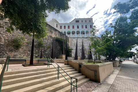 Old San Juan: Walking Tour with Shopping and Hotel Transfer