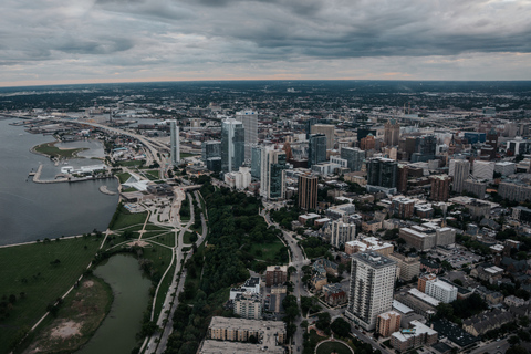 Milwaukee: Helicopter Rides Over Downtown & Lakefront Downtown Helicopter Ride