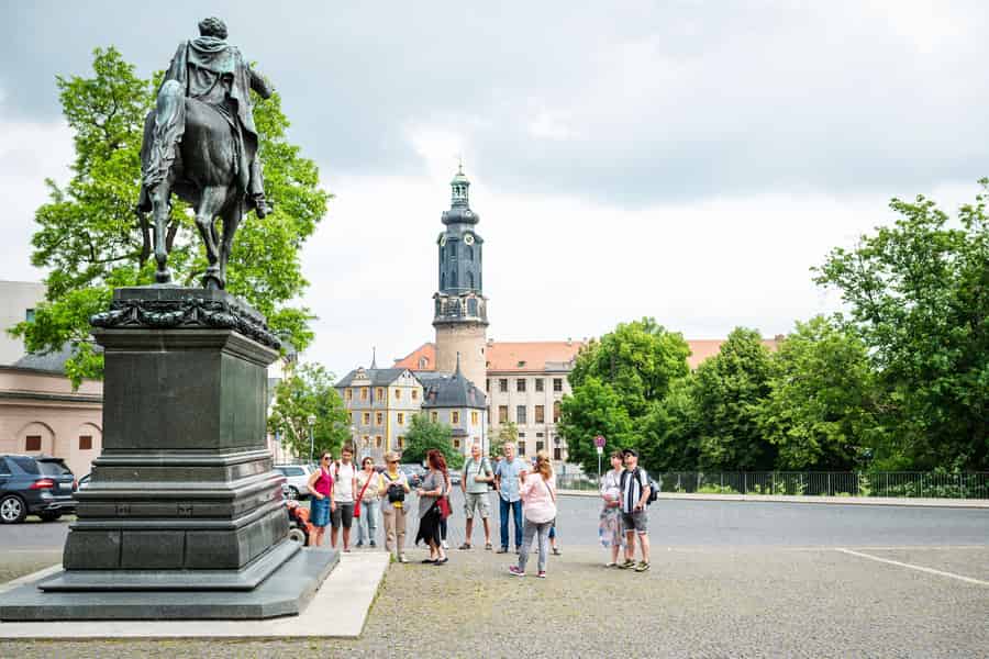 Weimar: Unterwegs mit dem Weimarer Nachtwächter. Foto: GetYourGuide