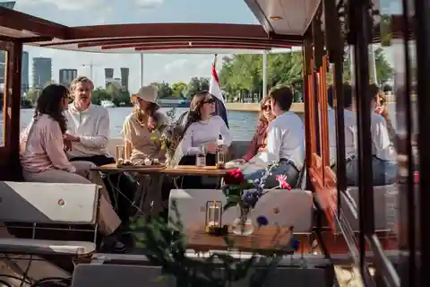 Amsterdam: Luxuskreuzfahrt Unbegrenzte Cocktails & Snacks Option