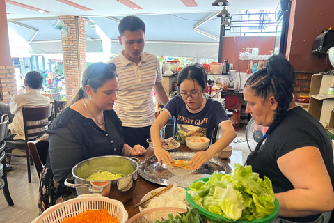 Privétour met kookles en vrouwelijke gids in Ho Chi Minh