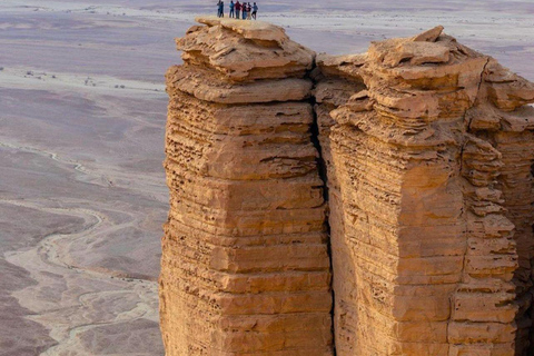 Riyad : Excursion en 4x4 jusqu'au bout du monde au coucher du soleilExcursion privée en 4x4 au bout du monde (jusqu'à 6 personnes)