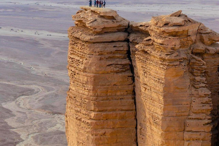 Riyad : Excursion en 4x4 jusqu'au bout du monde au coucher du soleilExcursion privée en 4x4 au bout du monde (jusqu'à 6 personnes)