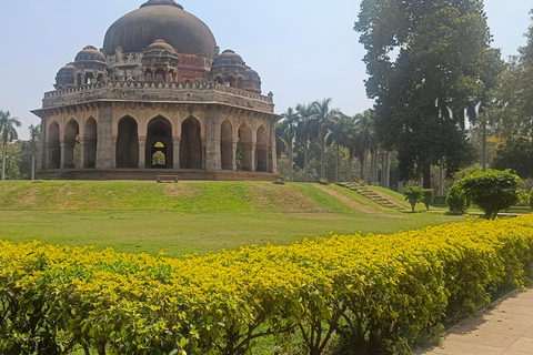 Delhi: Antigua y Nueva Delhi Visita guiada de día completo o medio día en coche