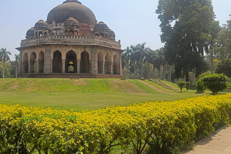 Delhi: Antigua y Nueva Delhi Visita guiada de día completo o medio día en cocheTour privado de medio día por la Vieja Delhi