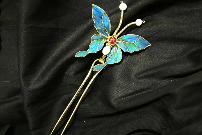Guangzhou: Feather Inlay DIY Experience Goose Feathers