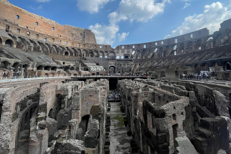 Rome: Colosseum Early Morning Tour with Roman Forum Access