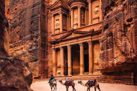 Discover Jordan from north to south on a 5-day private tour
