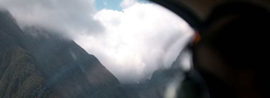 Te Anau : Vol panoramique dans le Milford Sound avec atterrissage au bord du lac