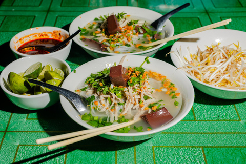 جولة طعام ميكونغ ميلز مع أكثر من 15 تجربة تذوق