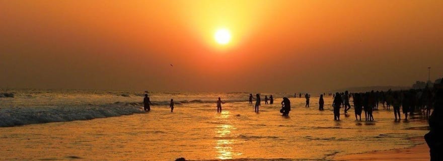 Essential Puri: Half-Day Temple and Beach Experience