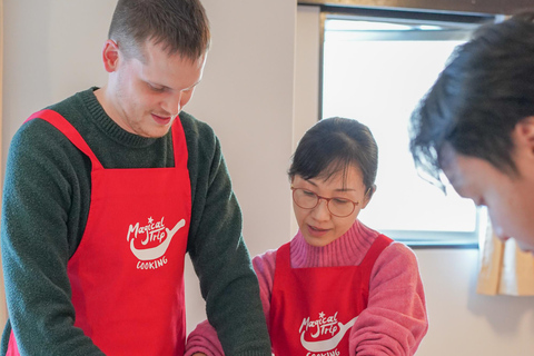 Tokyo : Cours de cuisine de sushi avec dégustation de saké