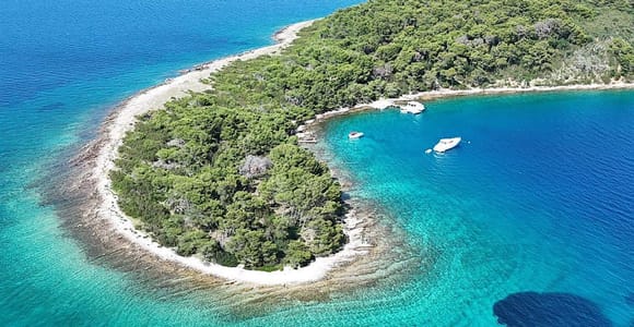 Makarska: Private Boat tour to Islands with local captain