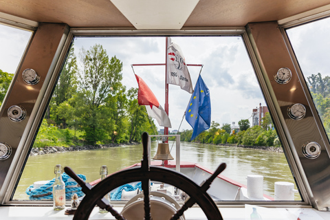 Vienna: Boat Cruise on the Danube Canal with Optional Lunch Boat Tour with Schnitzel