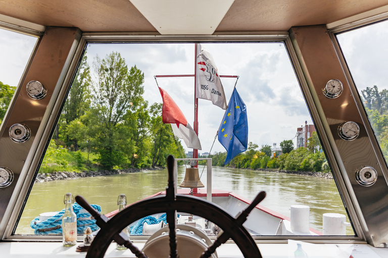 Viena: Passeio de barco pelo Canal do Danúbio com almoço opcionalPasseio de Barco Apenas