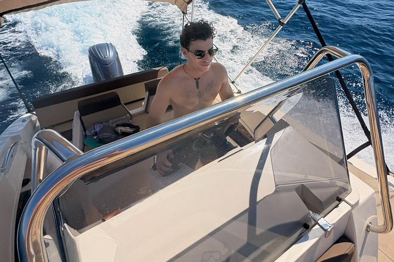 Malta: Private Boat Charter to Comino & Blue Lagoon Malta: Afternoon Private Boat Charter Comino & Blue Lagoon