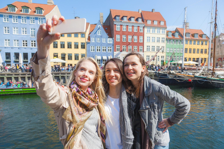 Copenhagen City Highlights Group Walking Tour 2-hour: German Walking Tour